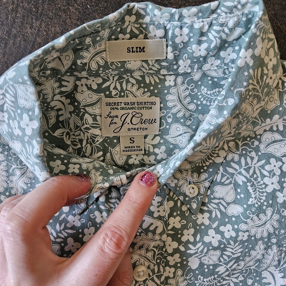 J. Crew Secret Wash Leaf Print Buttom Up.
